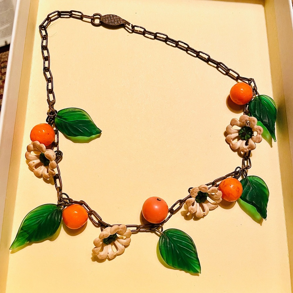 Vintage brass? Leaf and flower necklace. Stunning and simple.